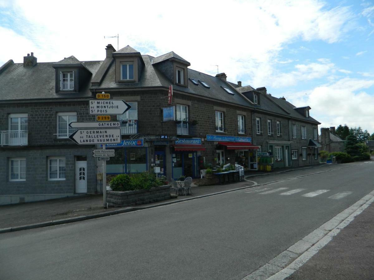B&B La Seliniere Champ-du-Boult ภายนอก รูปภาพ